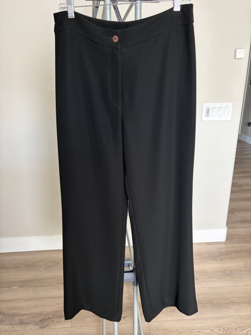 Chico's Platinum Black Wide-Leg Zipper front Pants (1.5/10-M)